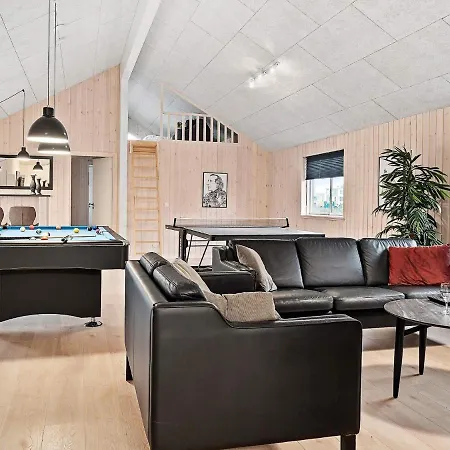 24 Person In Hasselberg *