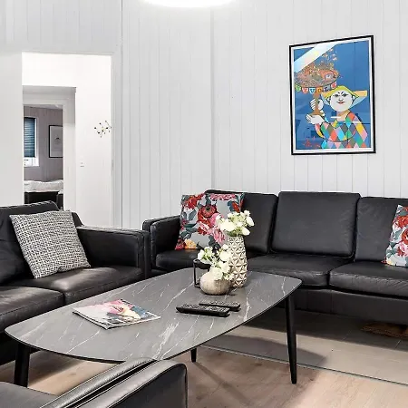 24 Person In Hasselberg *