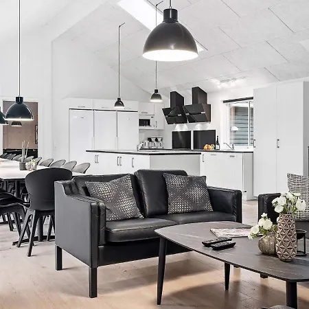 24 Person In Hasselberg *